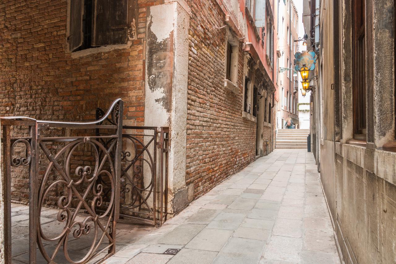 La Fenice Double Canal View Венеция Екстериор снимка