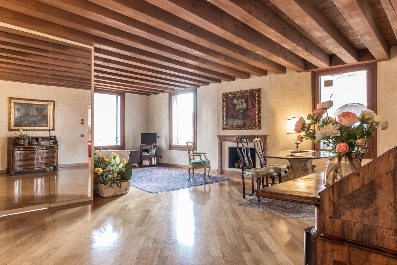 La Fenice Double Canal View Венеция Екстериор снимка