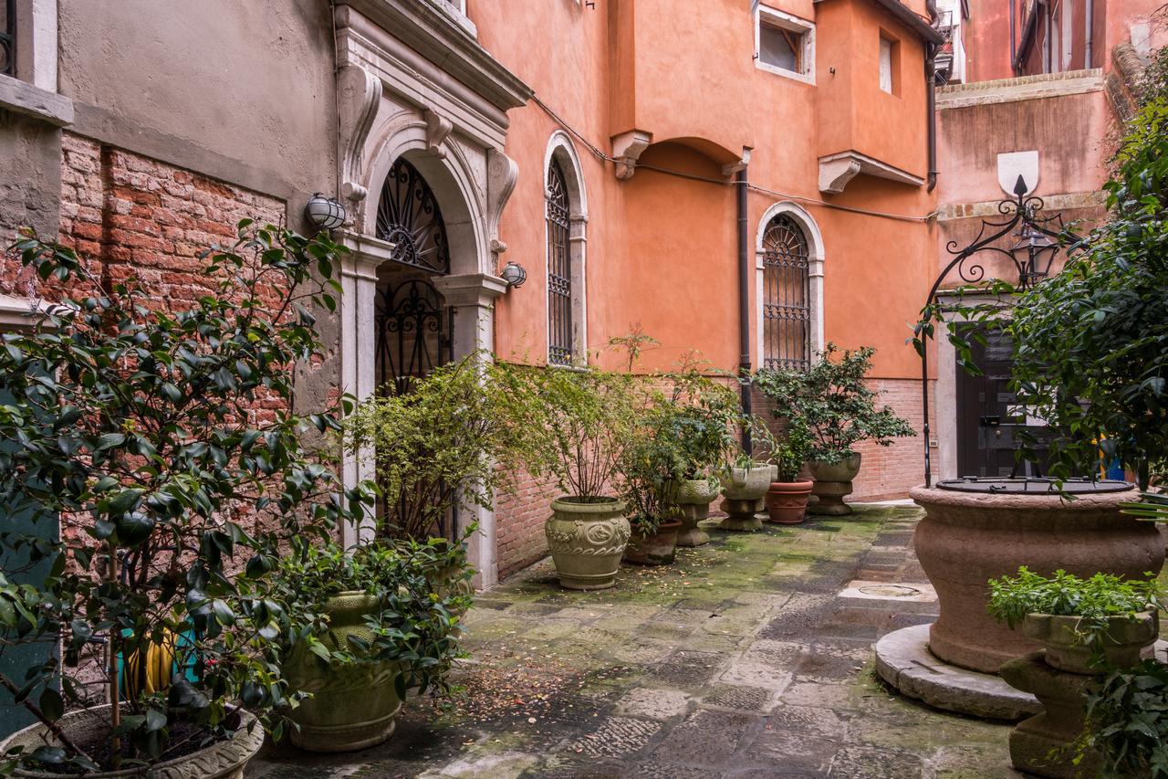 La Fenice Double Canal View Венеция Екстериор снимка